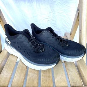 HOKA ONE ONE CLIFTON 7